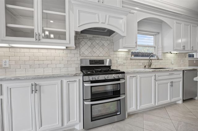 10310 Chevy Chase Drive, Houston, TX 77042