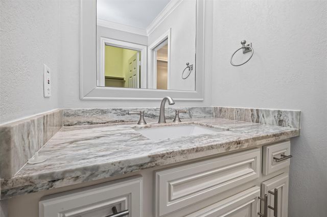 10310 Chevy Chase Drive, Houston, TX 77042