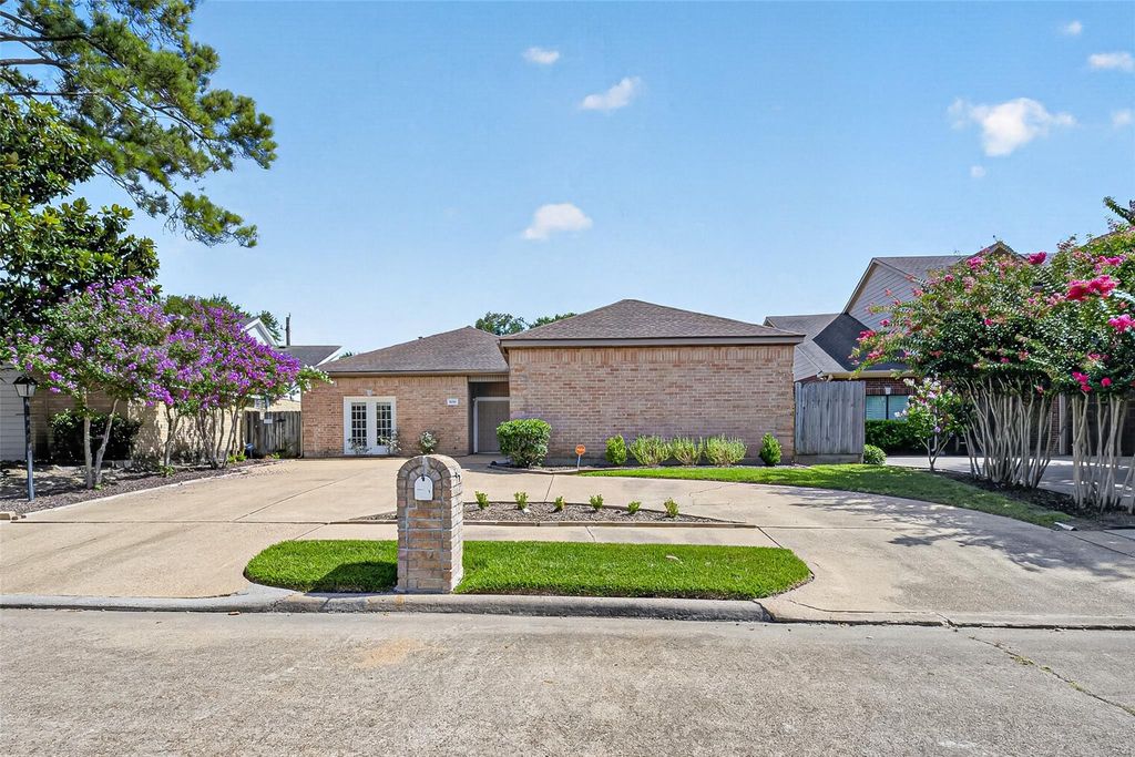10310 Chevy Chase Drive, Houston, TX 77042