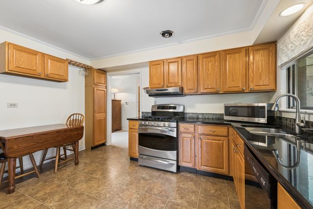 1715 Verde Court, Mount Prospect, IL 60056