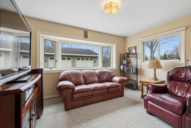 1715 Verde Court, Mount Prospect, IL 60056