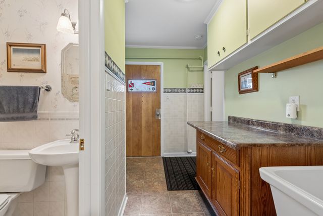 1715 Verde Court, Mount Prospect, IL 60056