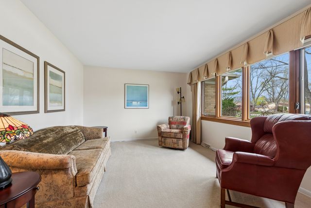 1715 Verde Court, Mount Prospect, IL 60056