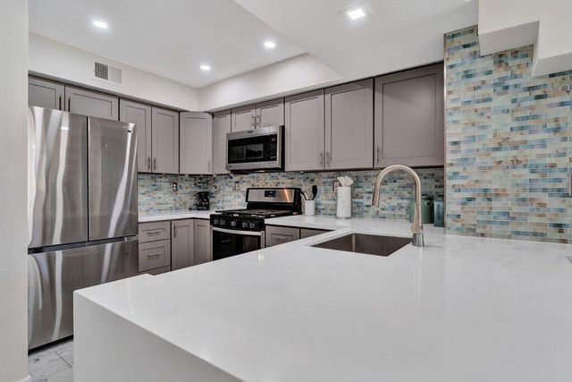 1555 N Chaparral Road 207, Palm Springs, CA 92262