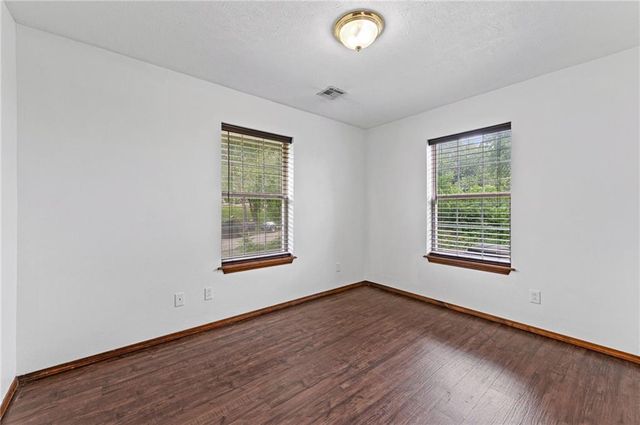 800 N 9th Street, Kansas City, KS 66101
