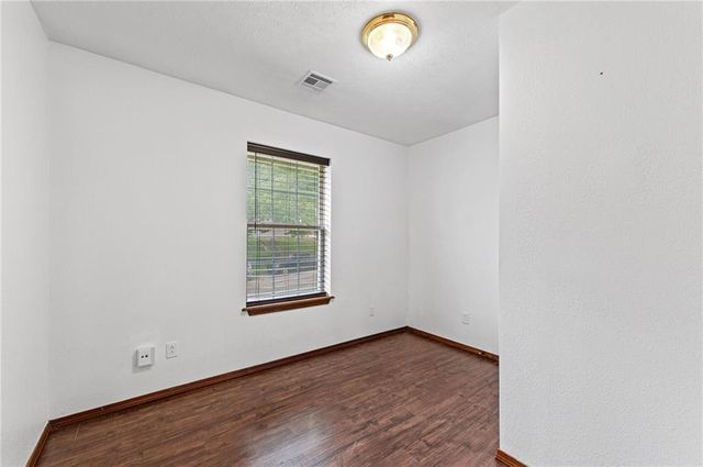 800 N 9th Street, Kansas City, KS 66101