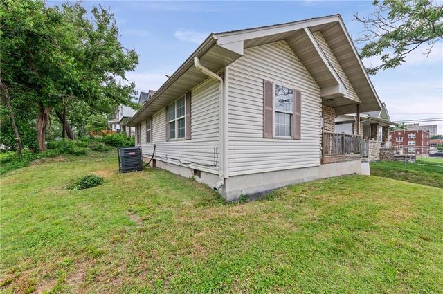 800 N 9th Street, Kansas City, KS 66101