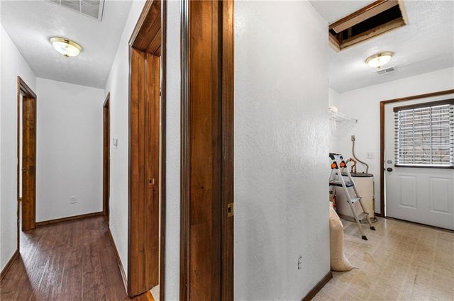 800 N 9th Street, Kansas City, KS 66101