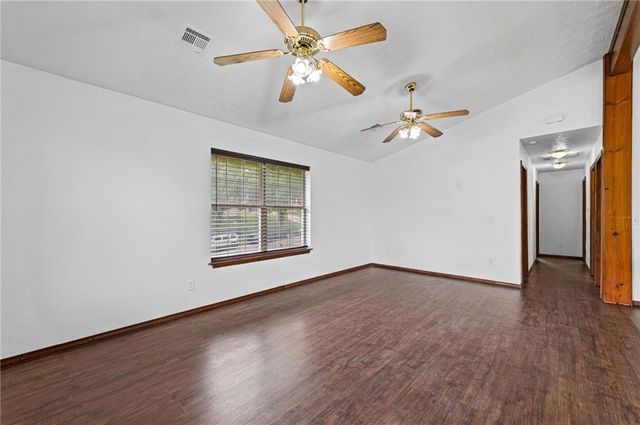800 N 9th Street, Kansas City, KS 66101