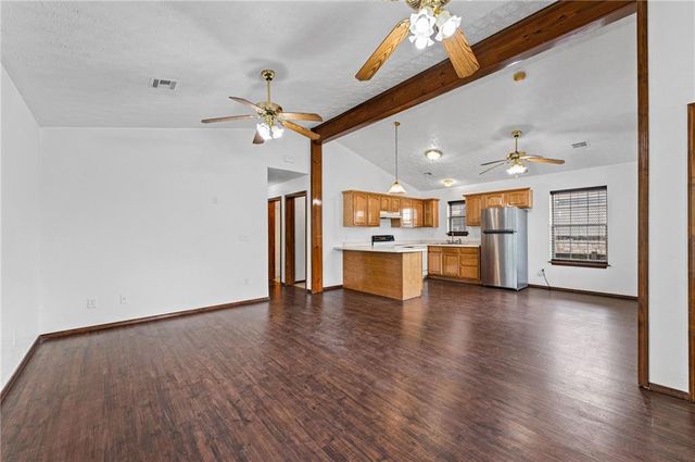 800 N 9th Street, Kansas City, KS 66101