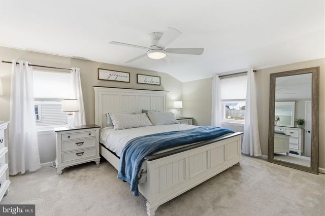 8 SAMANTHA LANE, Hamilton, NJ 08619