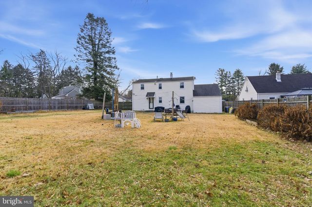 8 SAMANTHA LANE, Hamilton, NJ 08619