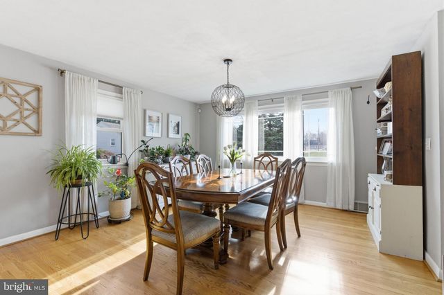 8 SAMANTHA LANE, Hamilton, NJ 08619