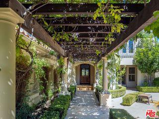 2882 Rainfield Avenue, Westlake Village, CA 91362