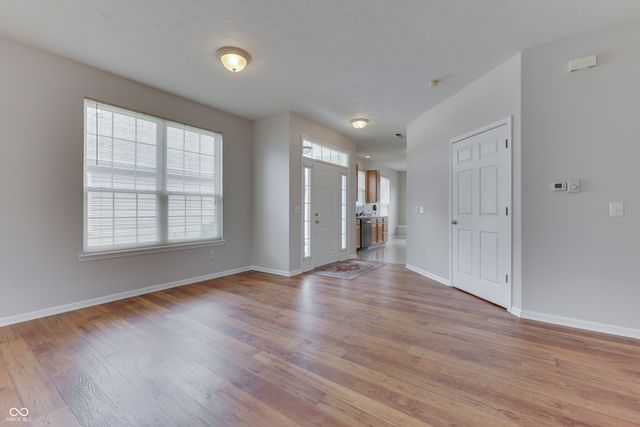 1124 Lincoln Park East Drive, Greenwood, IN 46142