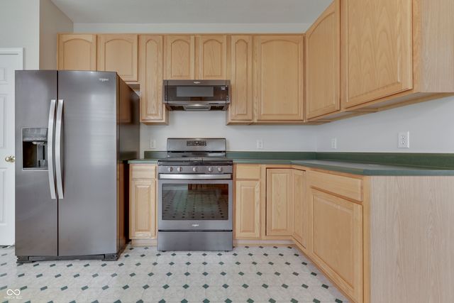 1124 Lincoln Park East Drive, Greenwood, IN 46142