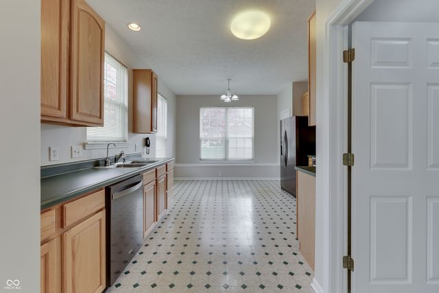 1124 Lincoln Park East Drive, Greenwood, IN 46142