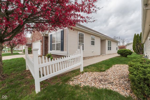 1124 Lincoln Park East Drive, Greenwood, IN 46142