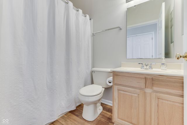 1124 Lincoln Park East Drive, Greenwood, IN 46142