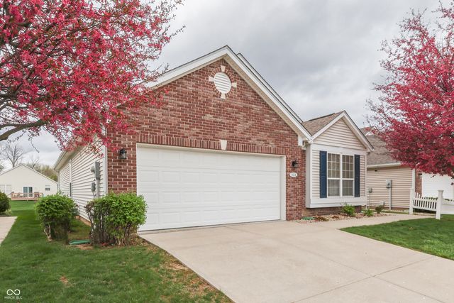 1124 Lincoln Park East Drive, Greenwood, IN 46142