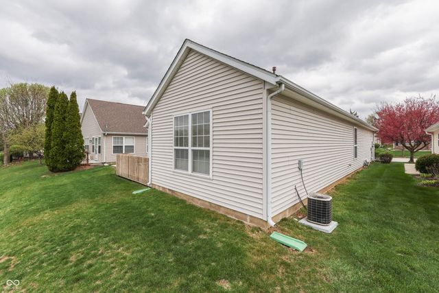 1124 Lincoln Park East Drive, Greenwood, IN 46142