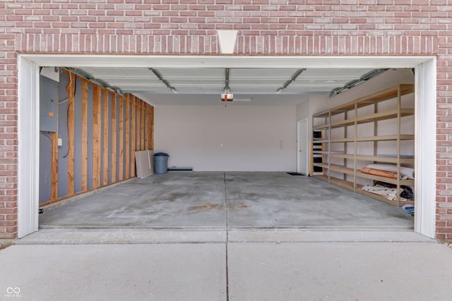 1124 Lincoln Park East Drive, Greenwood, IN 46142