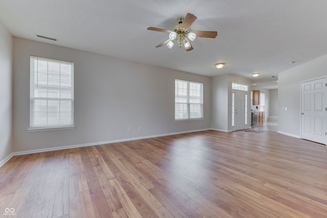 1124 Lincoln Park East Drive, Greenwood, IN 46142