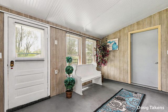 527 W Ellis Street, Belding, MI 48809