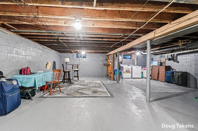 527 W Ellis Street, Belding, MI 48809