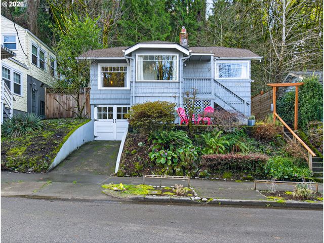 6407 S CORBETT Ave, Portland, OR 97239