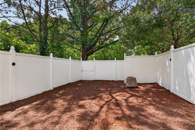 1526 Creek CT, Williamsburg, VA 23185