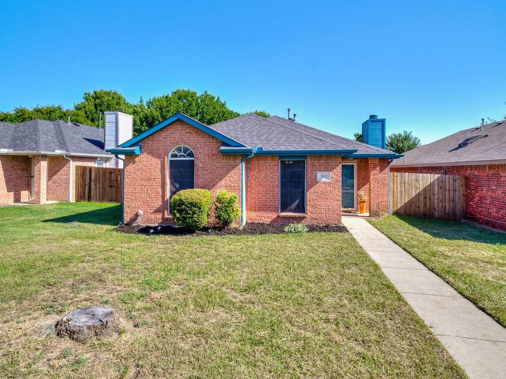 302 Bryant Lane, Cedar Hill, TX 75104