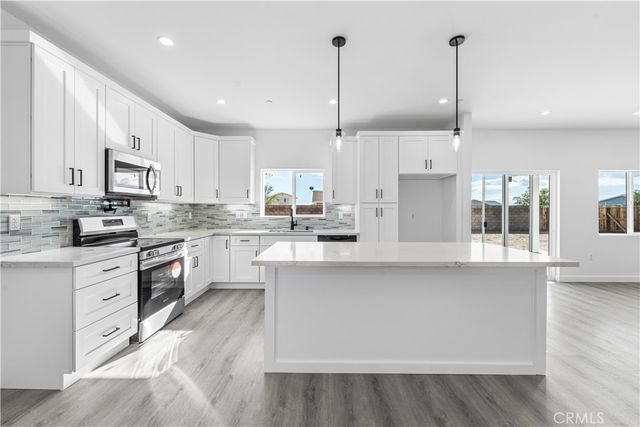 8624 Forest Blvd, California City, CA 93505