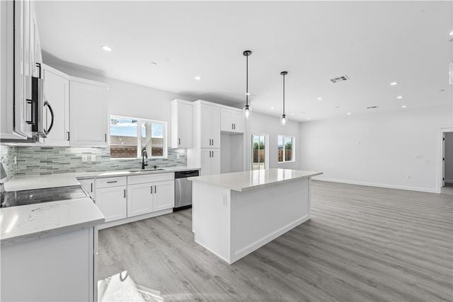 8624 Forest Blvd, California City, CA 93505