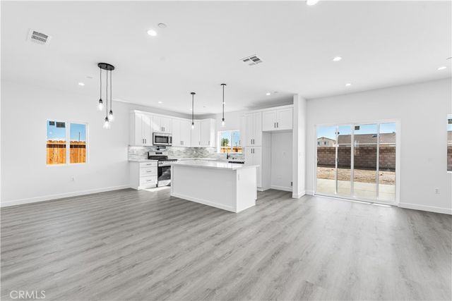 8624 Forest Blvd, California City, CA 93505