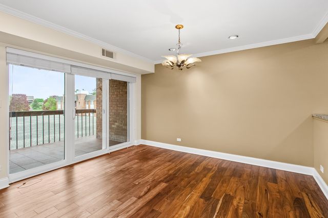 205 Rivershire Lane 313, Lincolnshire, IL 60069