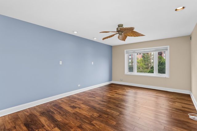 205 Rivershire Lane 313, Lincolnshire, IL 60069