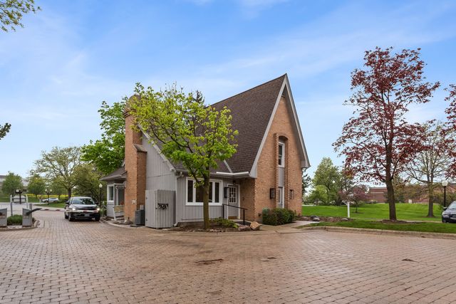 205 Rivershire Lane 313, Lincolnshire, IL 60069