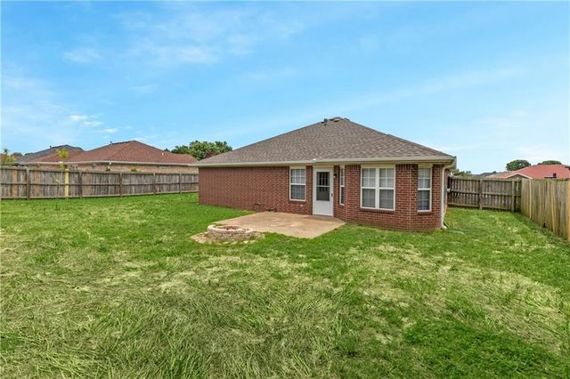 501 Firewood Drive, Centerton, AR 72719