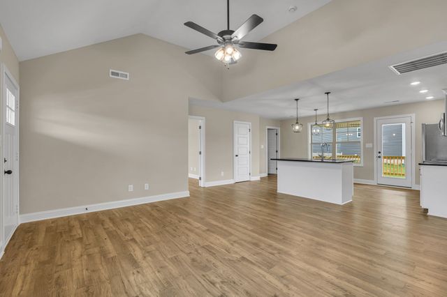 16 Echo Ridge, Oak Grove, KY 42262