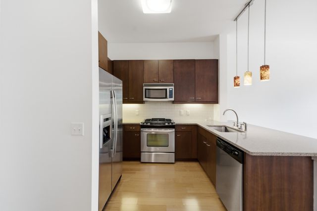 200 Manufacturers Road Apt 246, Chattanooga, TN 37405