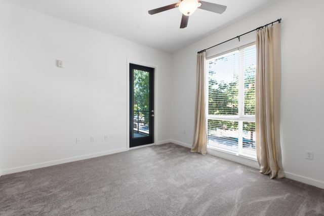 200 Manufacturers Road Apt 246, Chattanooga, TN 37405