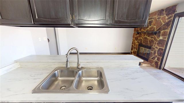 367 Bridgewater DR, Newport News, VA 23603