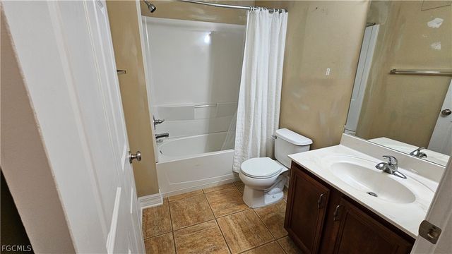 9224 Aegean CIR, Lehigh Acres, FL 33936