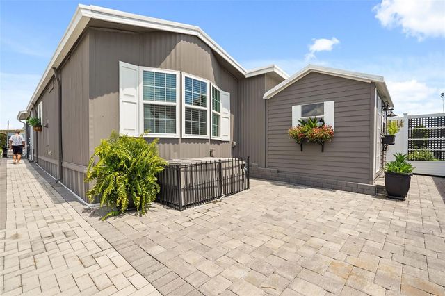 131 CENTER CREST BOULEVARD, Davenport, FL 33837