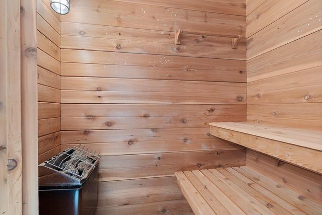 1313 SORRENTO DRIVE, Green Bay, WI 54304