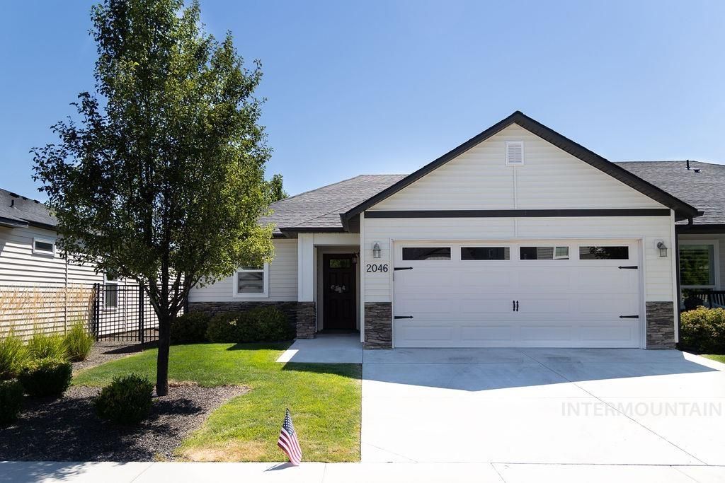 2046 S Hills Ave, Meridian, ID 83642 photo 1