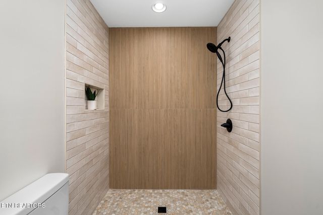 6226 Osage Rd, Crossville, TN 38572