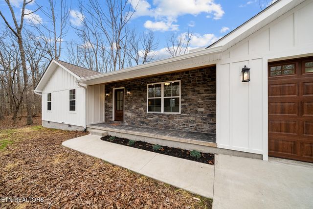 6226 Osage Rd, Crossville, TN 38572