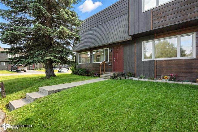 2040 Minerva Way, Anchorage, AK 99515